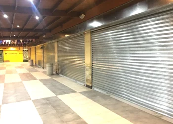 Cortinas metálicas Centro Comercial Colina