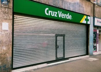 Cortinas metálicas Cruz Verde
