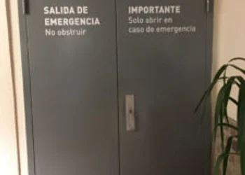 Puerta seguridad Doble Parque Arauco