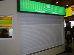 Persiana de aluminio instalada